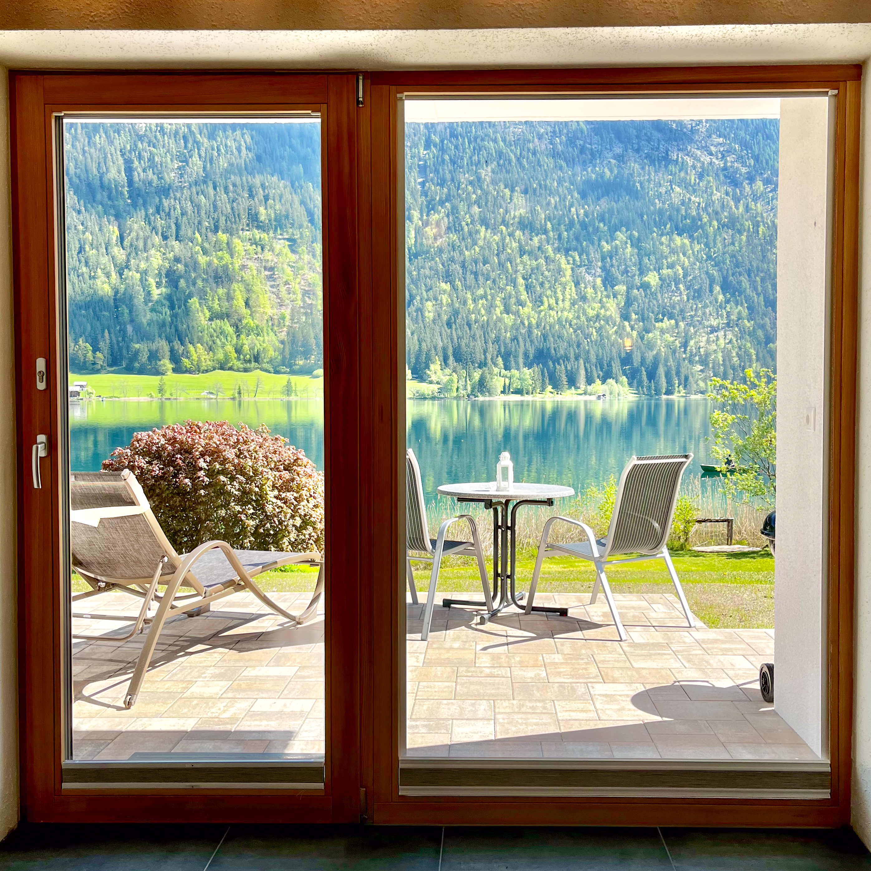 seeblick, direkt am see, weißensee, kärnten, österreich, ferienwohnung, fischen, wandern, biken, baden, schwimmen, wassersport